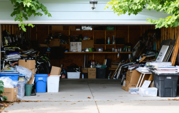 découvrez notre guide pratique pour réussir un vide maison sans stress. apprenez des astuces efficaces pour organiser, trier et vendre vos biens tout en simplifiant le processus. profitez d'une expérience sereine et réussie dans la désencombrement de votre espace.