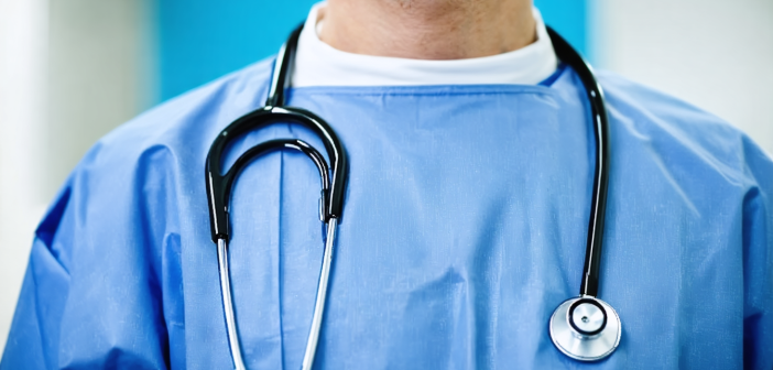 découvrez les principaux pièges à éviter lors de l'achat de blouses médicales. notre guide vous aidera à faire des choix éclairés pour garantir confort, sécurité et conformité aux normes du secteur. ne laissez pas des erreurs coûteuses compromettre votre achat !